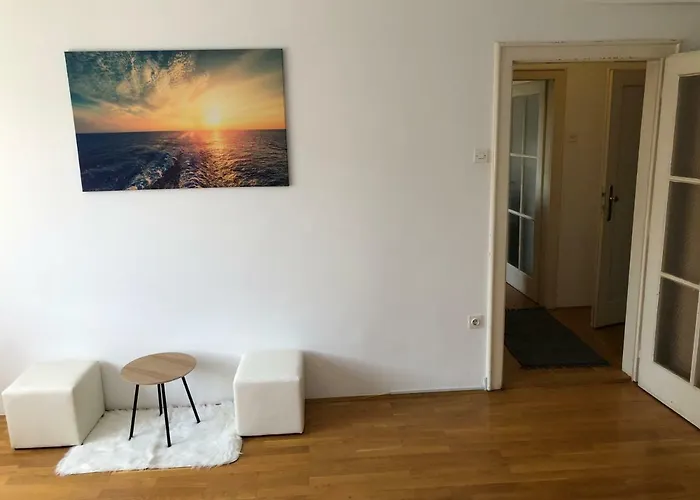 Roseman - Small Open Flat In The City Centre 아파트