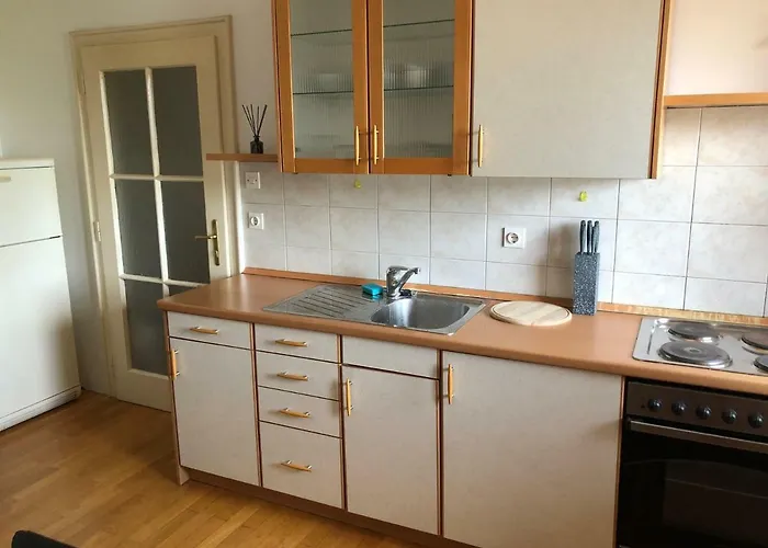 Roseman - Small Open Flat In The City Centre 아파트