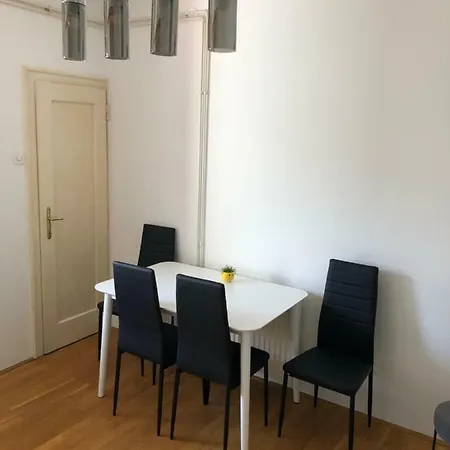 Roseman - Small Open Flat In The City Centre *